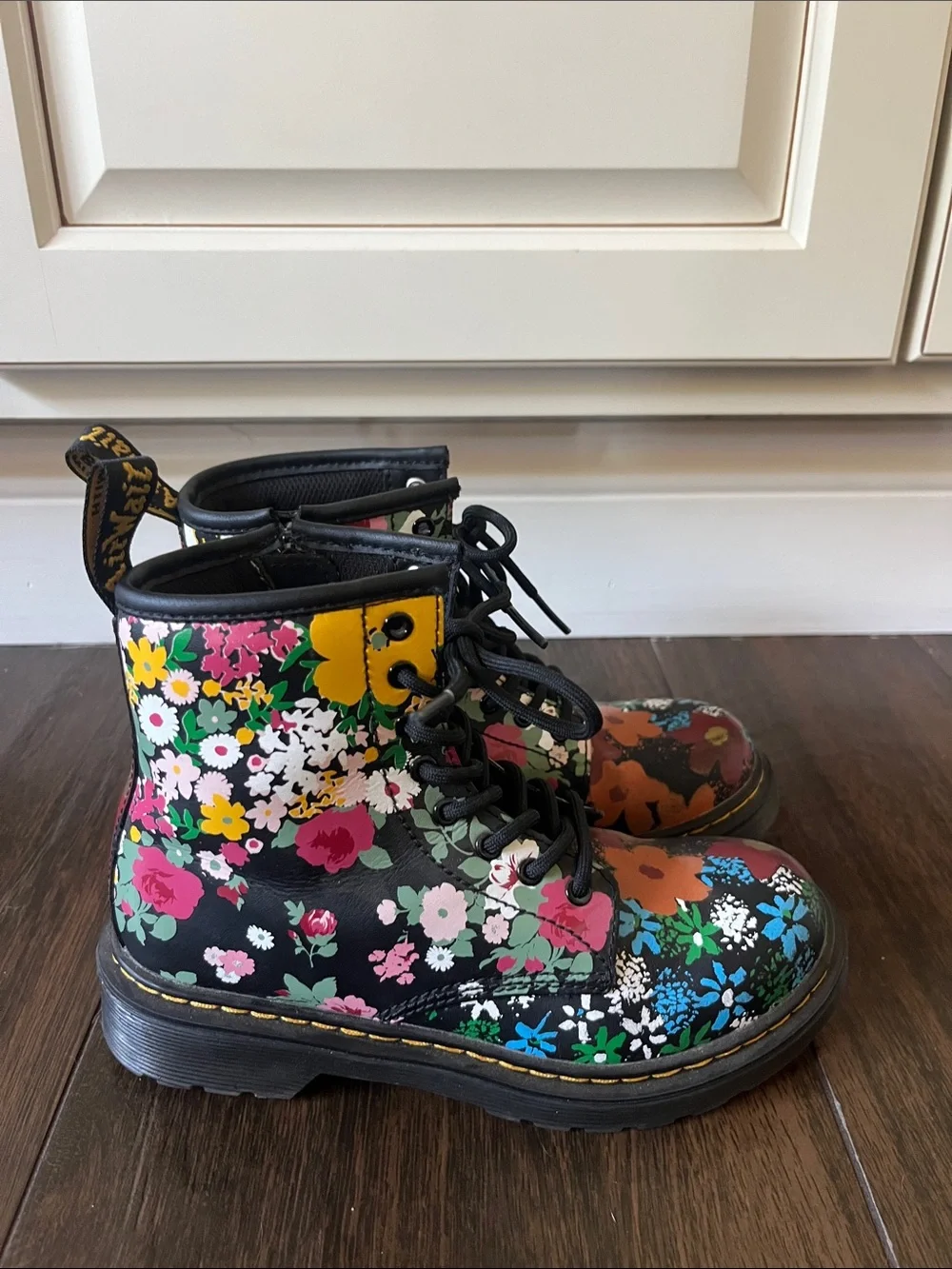 Like NEW Floral Dr. Martens